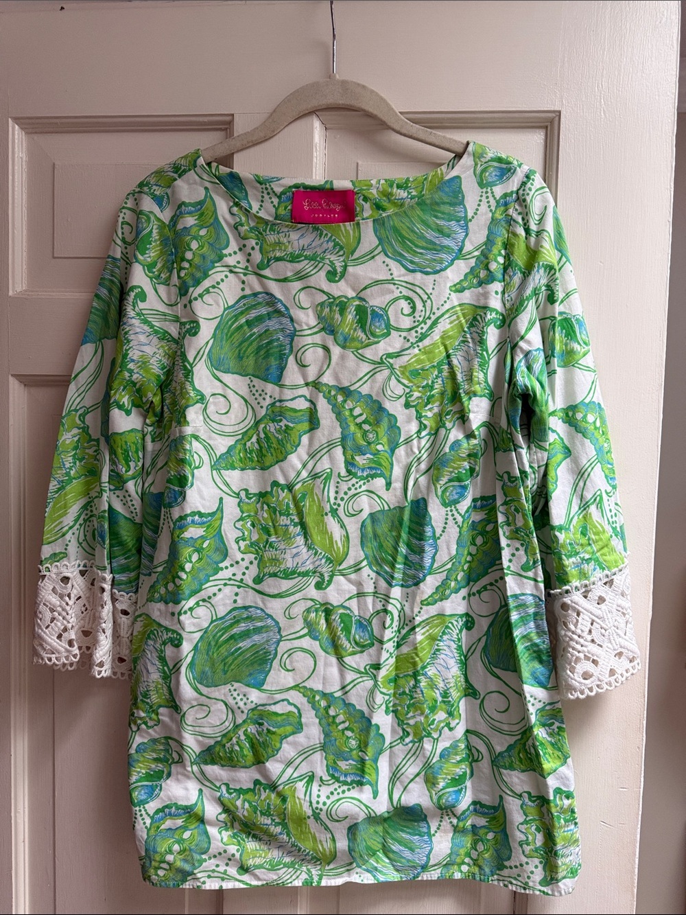Lilly Pulitzer White Tunic with Green and Aqua Shell Print